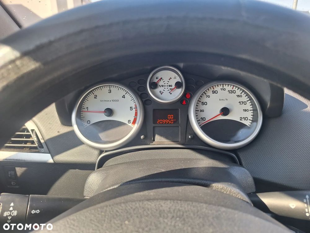 Peugeot 207 1.6 HDi 16V Trendy - 10