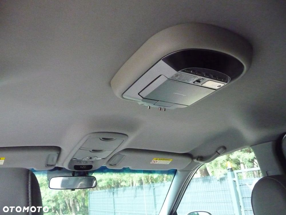 Kia Carnival - 6