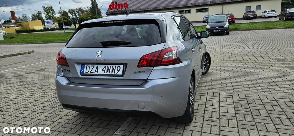 Peugeot 308 PureTech 130 GPF EAT8 Stop & Start Allure Pack - 2