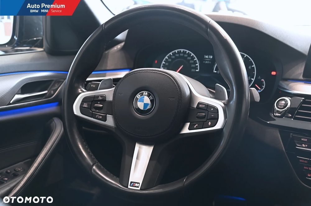 BMW Seria 5 520d xDrive - 16