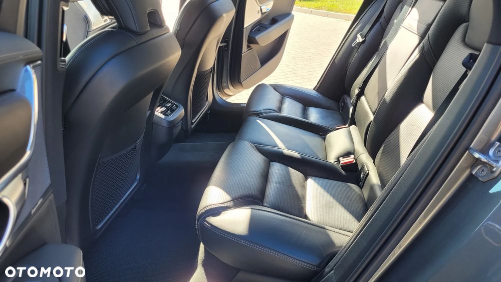 Volvo V90 Cross Country D5 SCR AWD Pro - 38