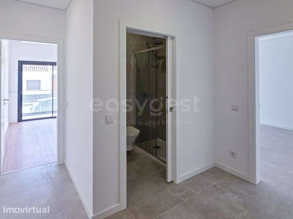 Apartamento T2 em rés-do-chão na vila turística de Cabanas de Tavira - Grande imagem: 4/22