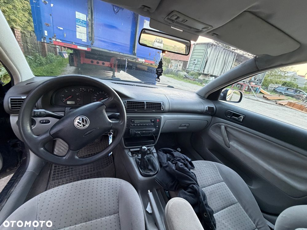Volkswagen Passat 1.9 TDI Comfortline - 6