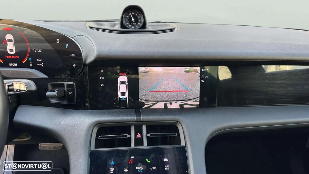 Porsche Taycan 4S - 12