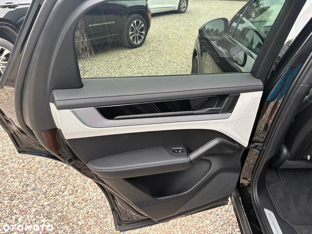 Porsche Cayenne - 17