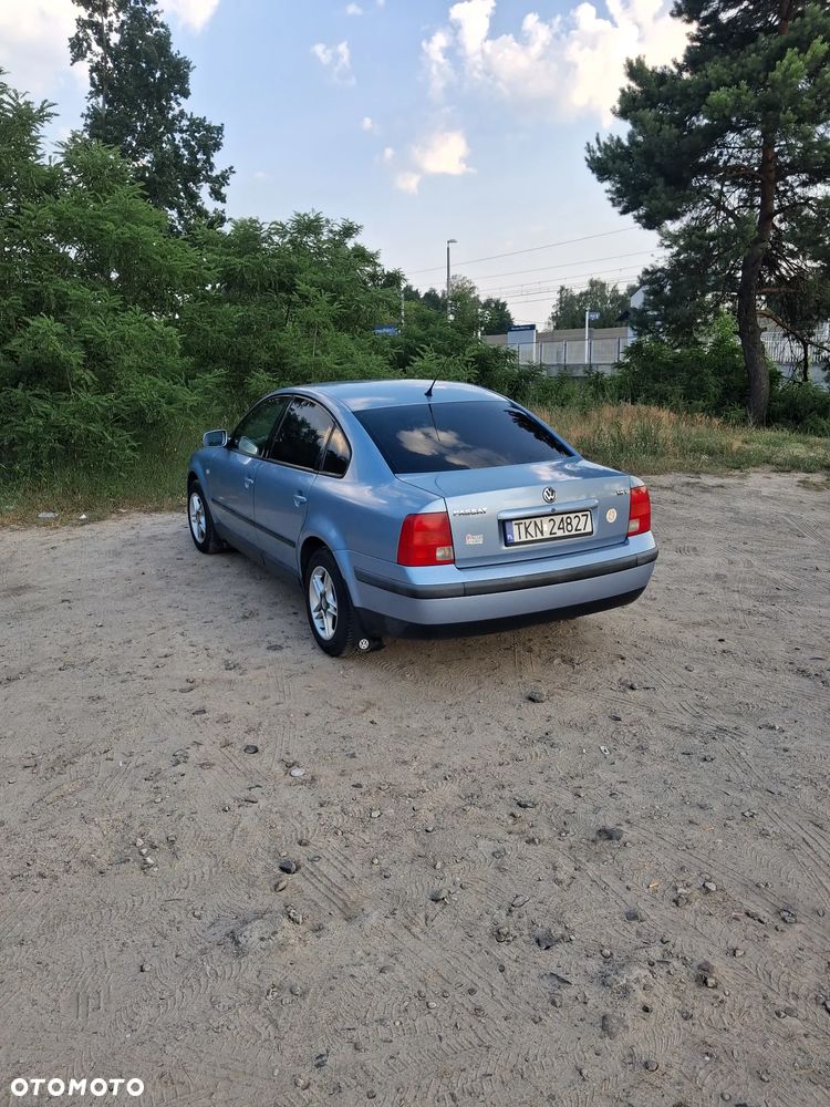 Volkswagen Passat 1.8T - 2