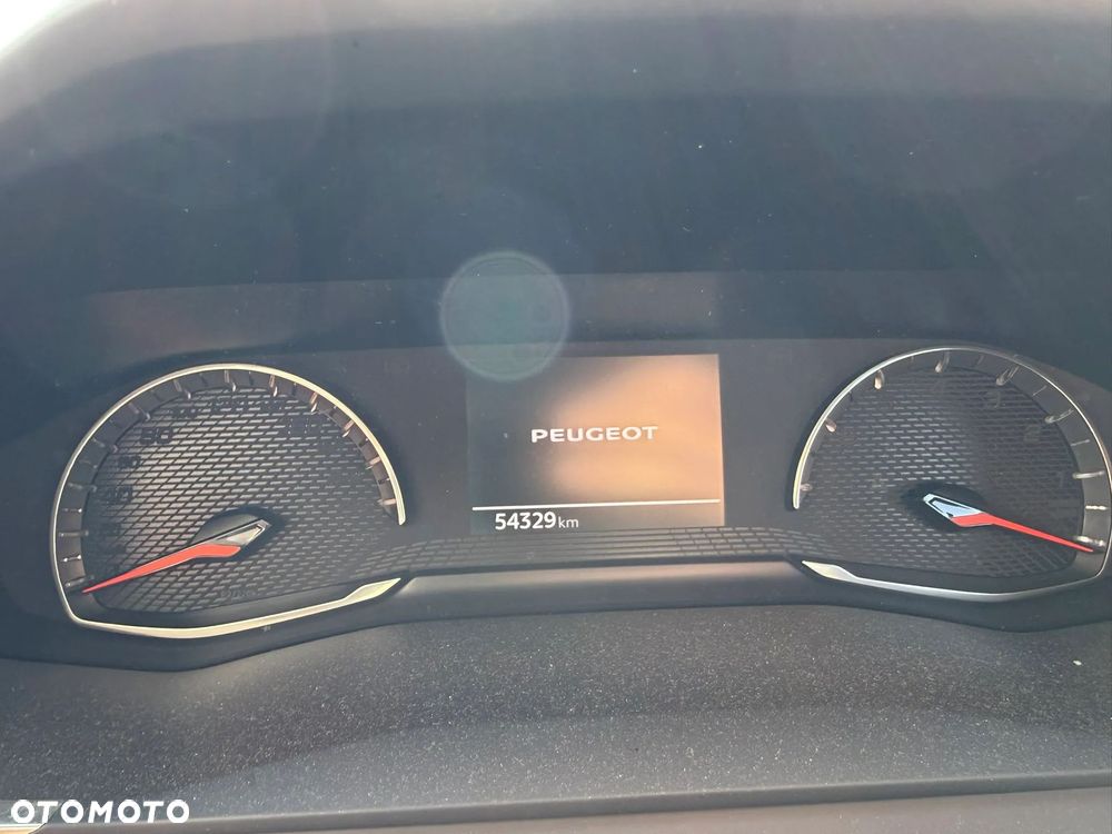 Peugeot 2008 - 12