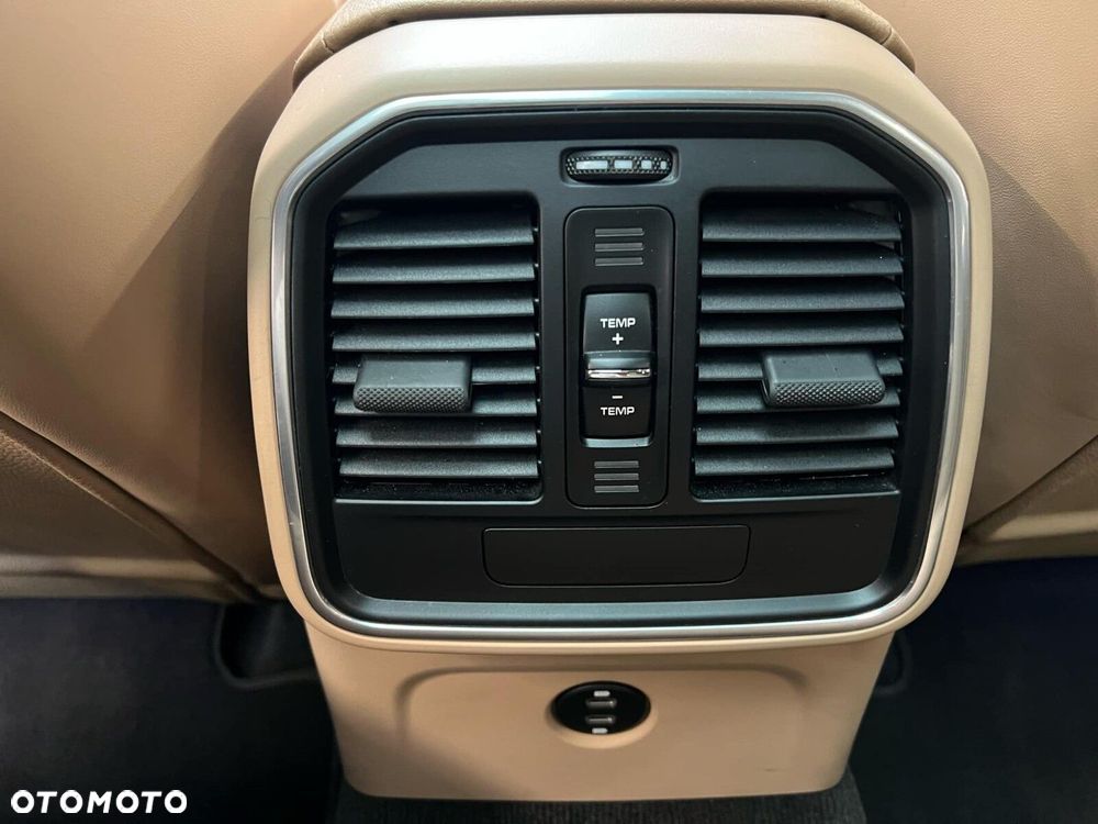 Porsche Macan Standard - 26