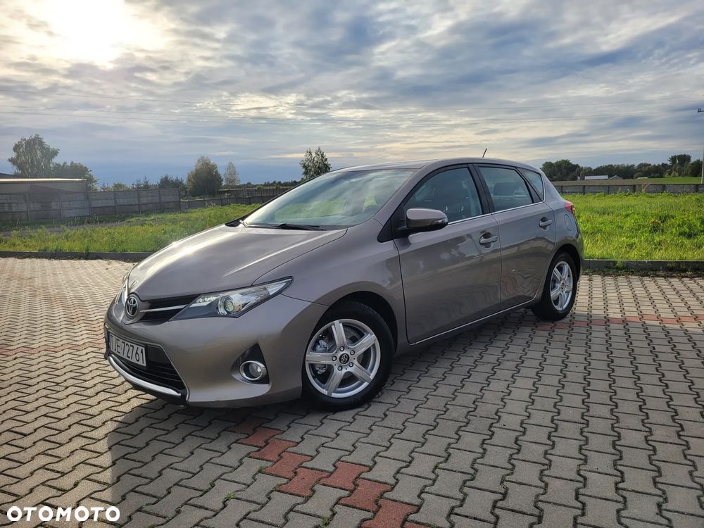 Toyota Auris 1.33 VVT-i Premium Comfort - 5