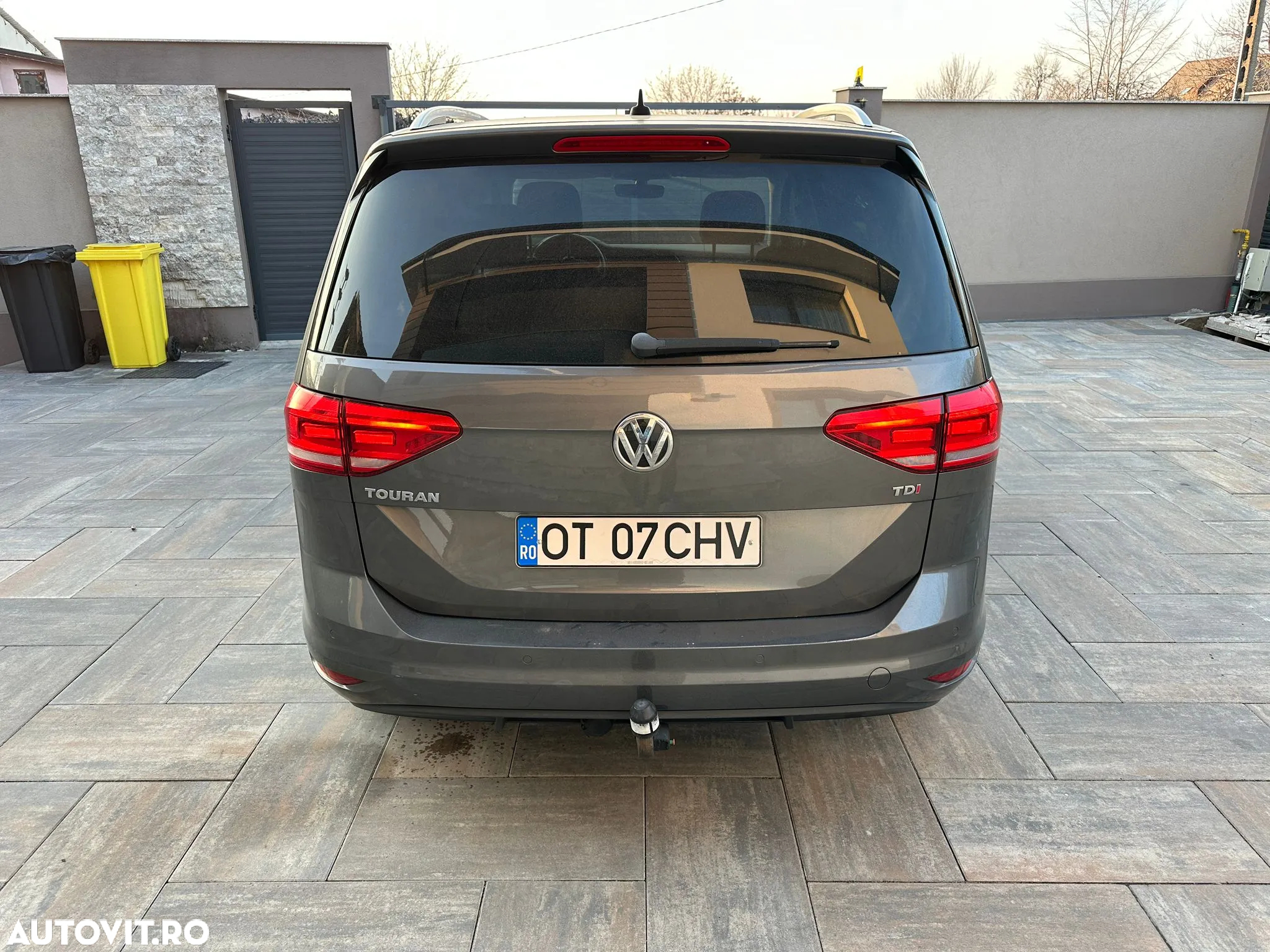 Volkswagen Touran 1.6 TDI SCR BlueMotion Technology Comfortline - 4