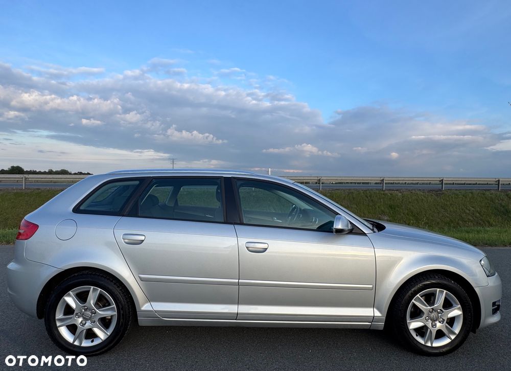 Audi A3 Sportback 1.6 Ambiente - 11
