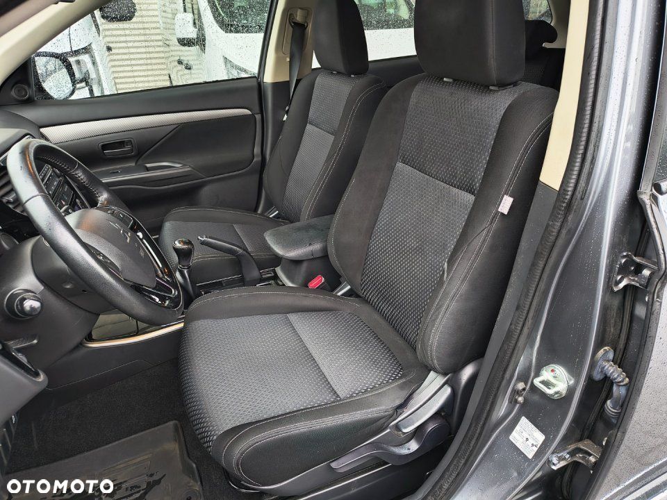 Mitsubishi Outlander - 14
