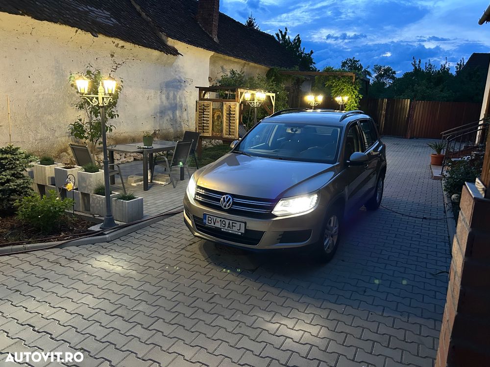 Volkswagen Tiguan - 1