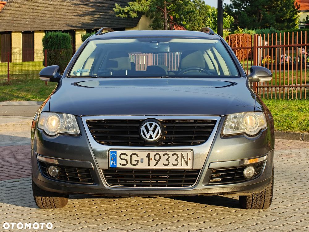 Volkswagen Passat - 1