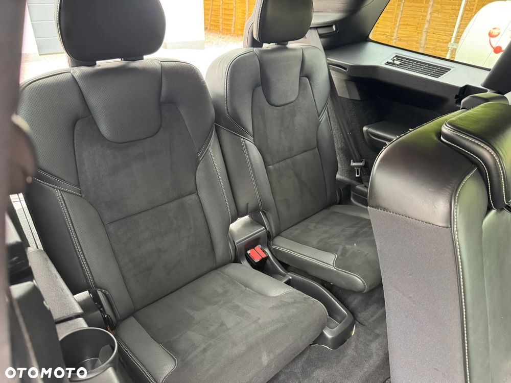 Volvo XC 90 D5 AWD Geartronic RDesign - 23