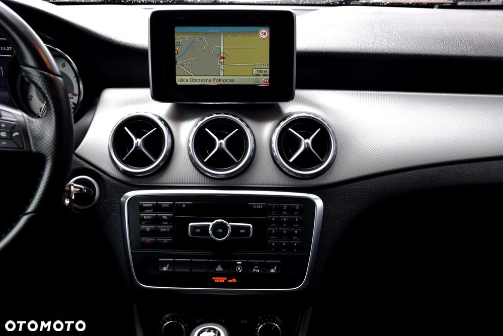 Mercedes-Benz GLA 180 - 29