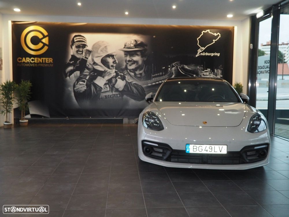 Porsche Panamera Sport Turismo - 1