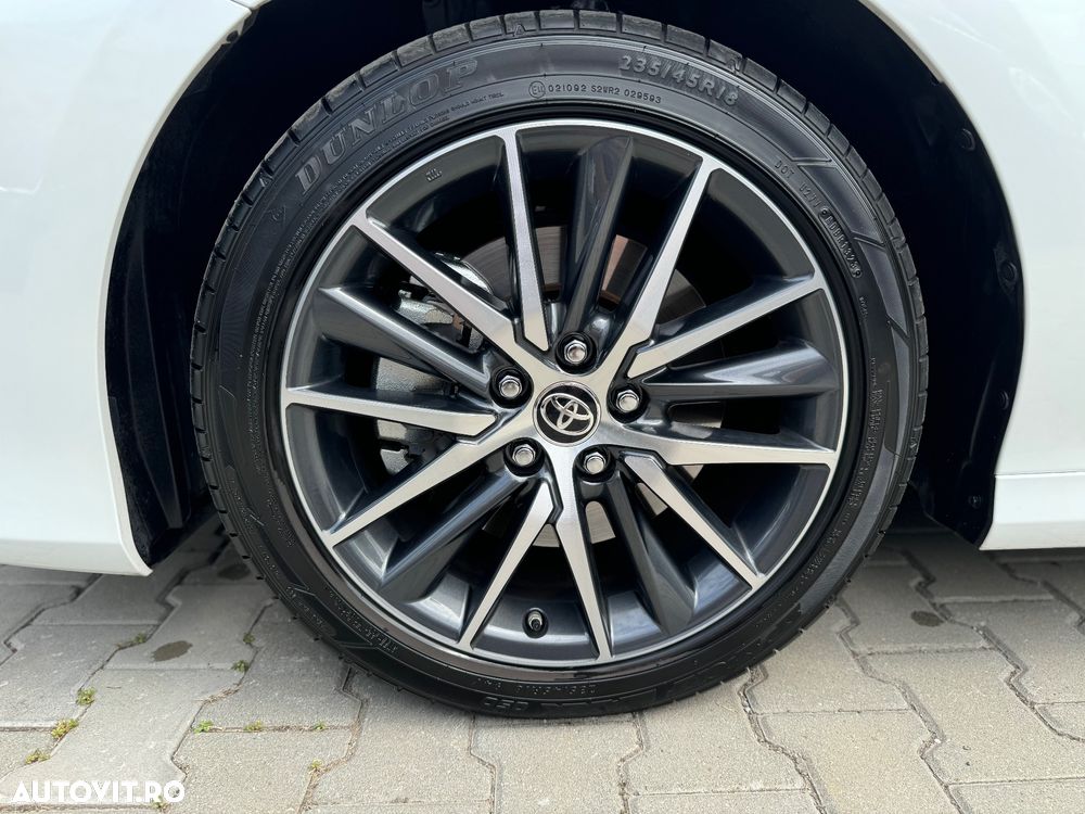 Toyota Camry 2.5 HEV Executive - 12