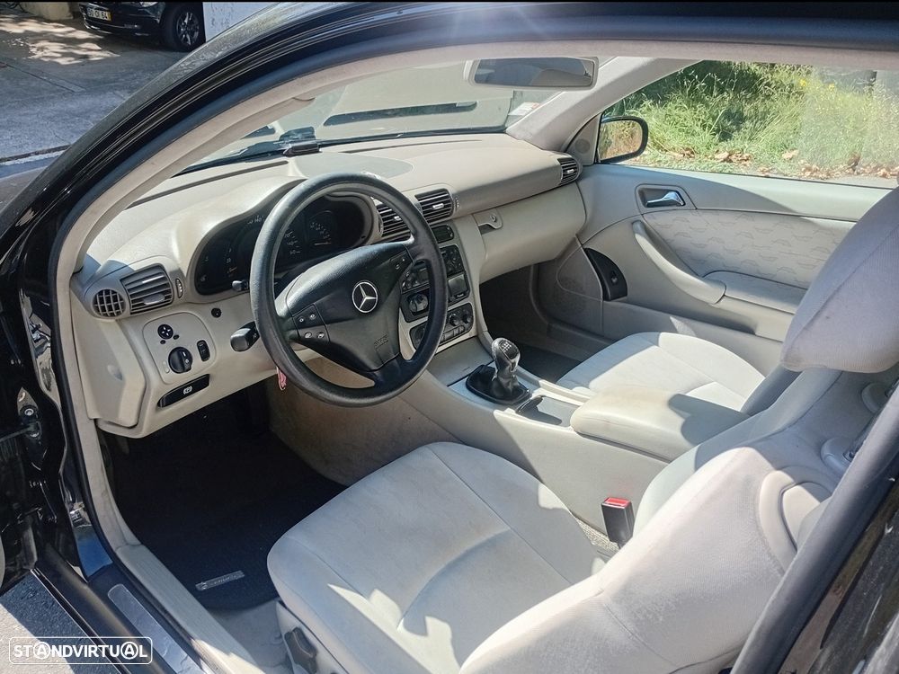 Mercedes-Benz 220 - 10