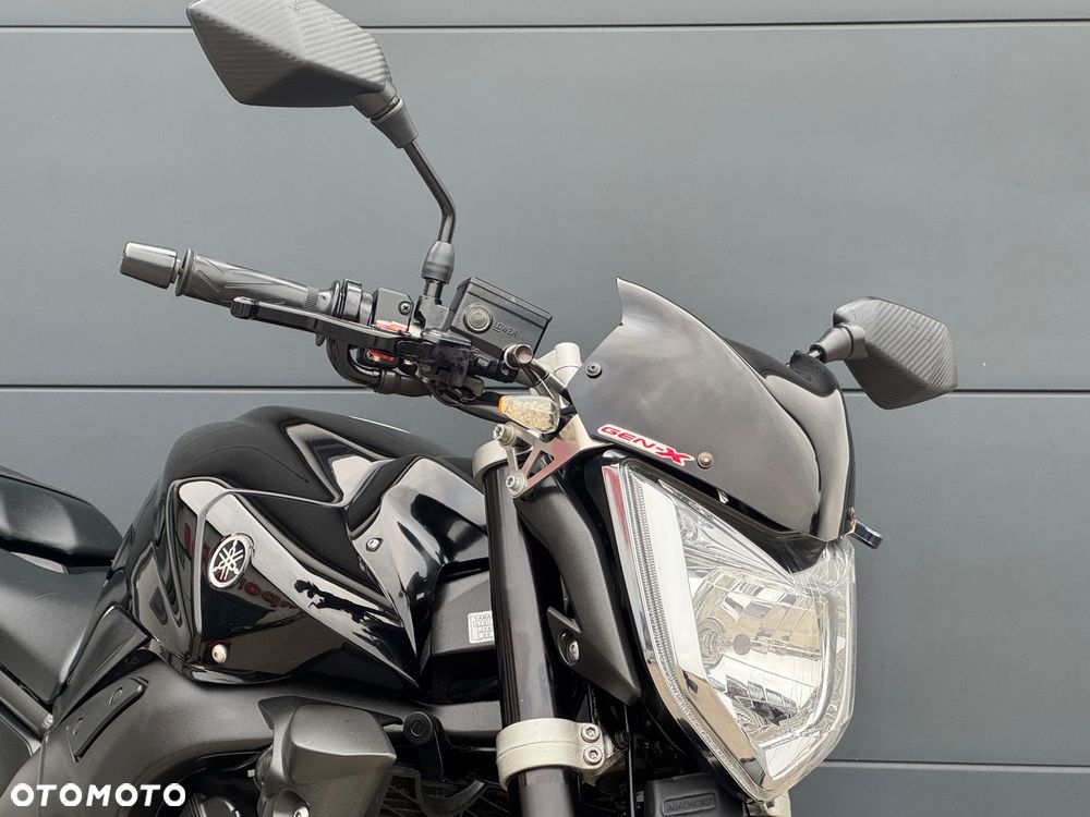 Yamaha FZ - 2