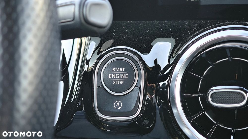 Mercedes-Benz GLA 200 d 8G-DCT AMG Line - 33