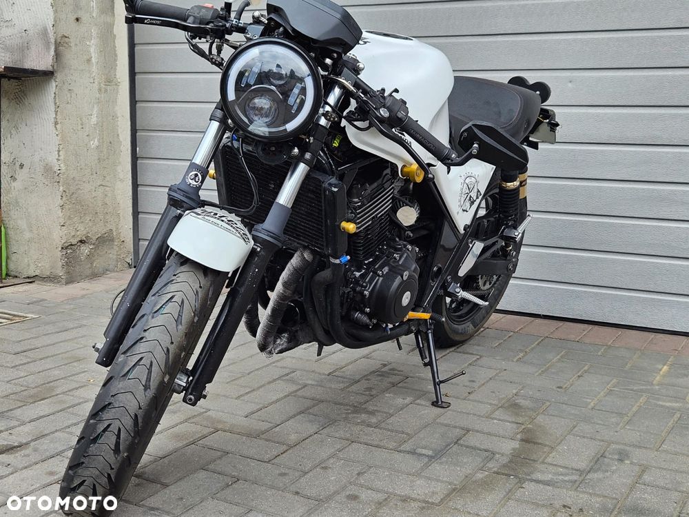 Honda CB - 2
