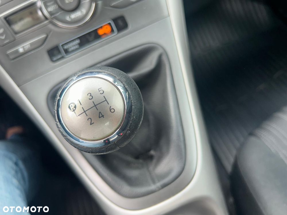 Toyota Auris 2.0 D-4D Executive - 13