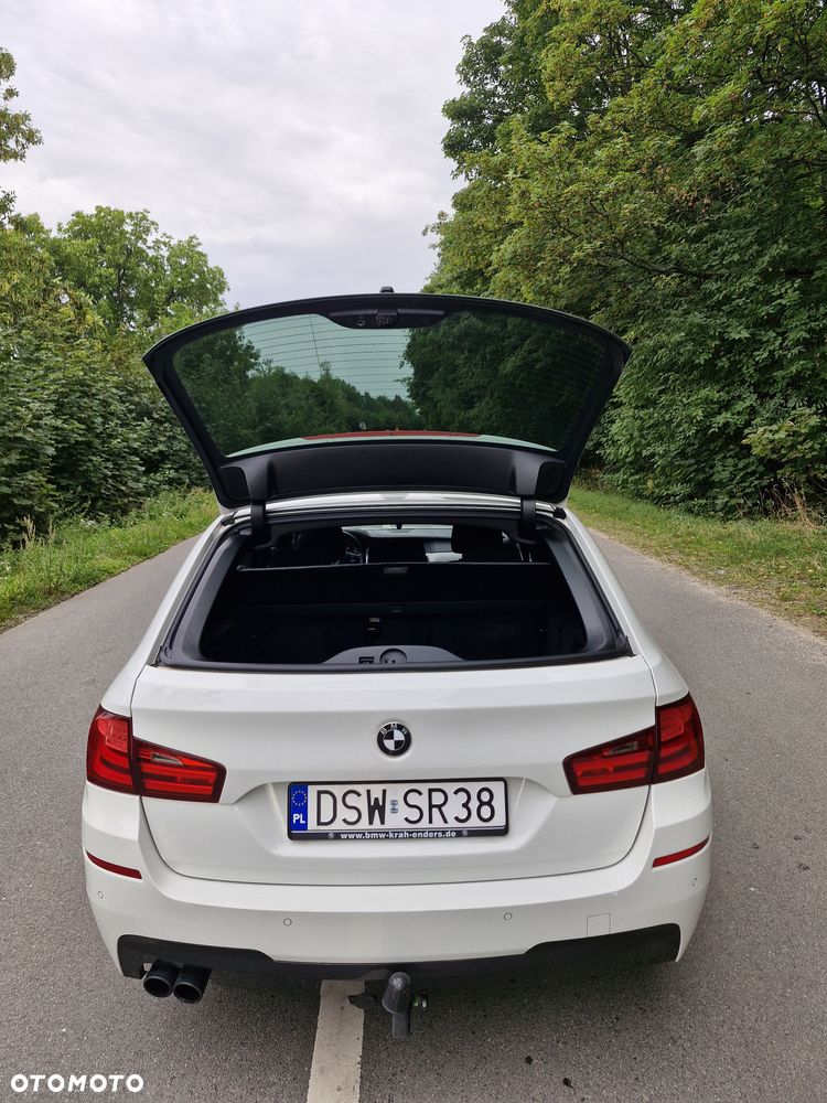 BMW Seria 5 525d - 16