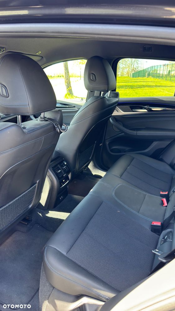 BMW X4 xM40d mHEV - 11