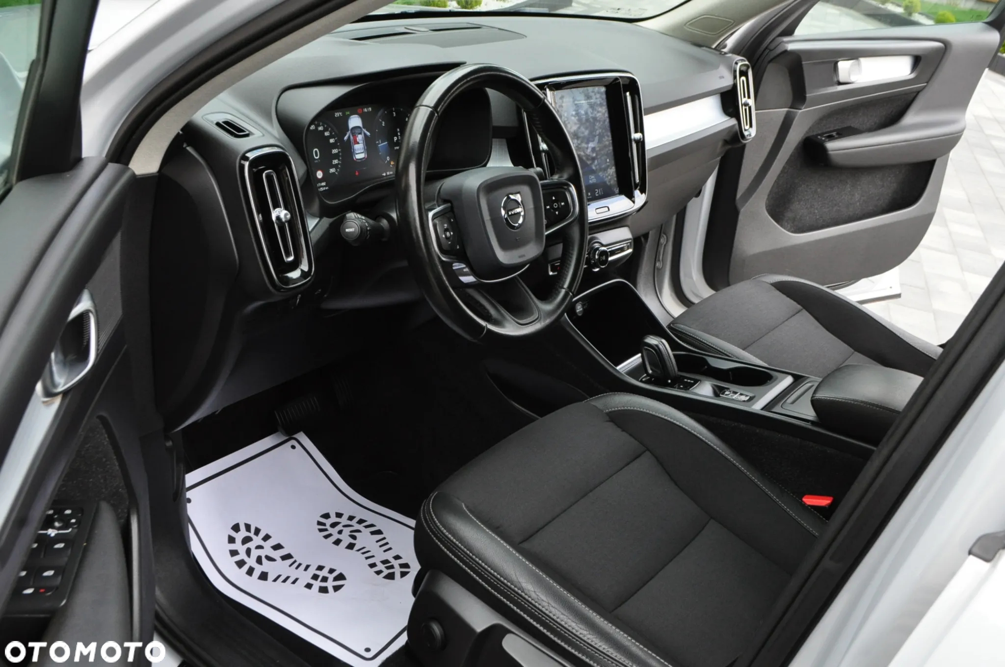 Volvo XC 40 D3 AWD Momentum Pro - 3