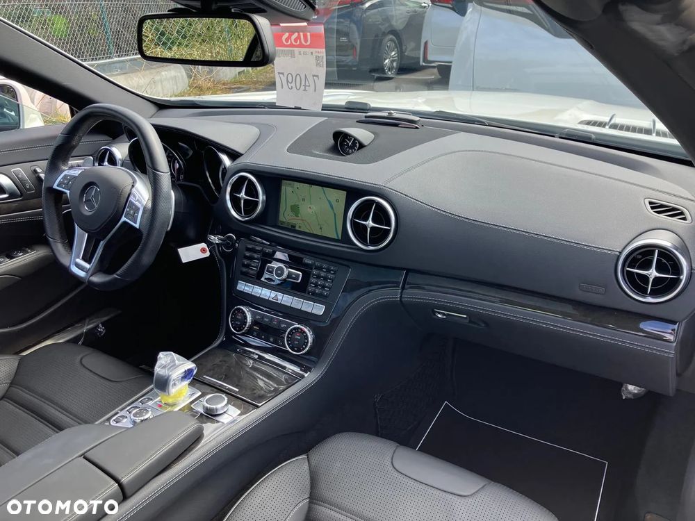 Mercedes-Benz SL 63 AMG - 15