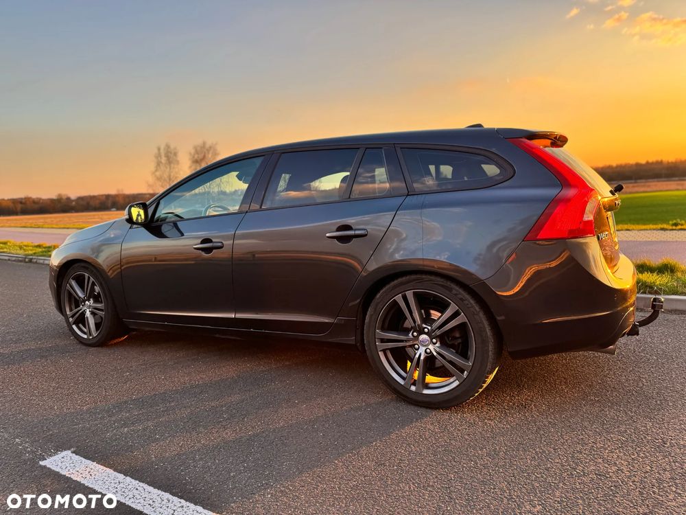Volvo V60 D2 Geartronic Powershift - 16
