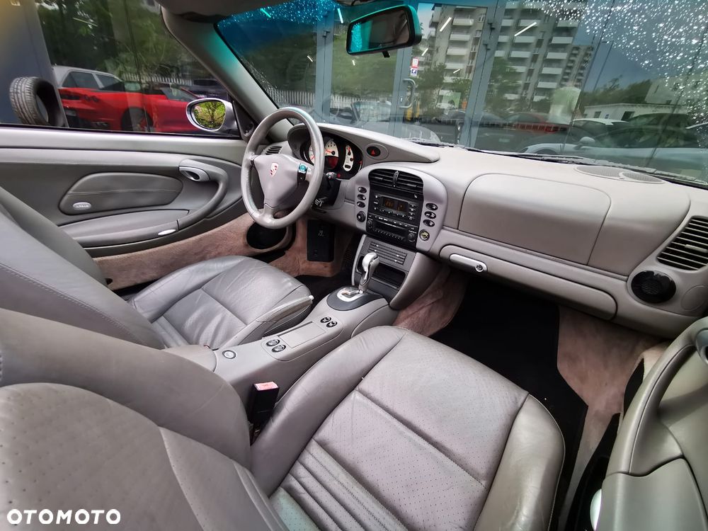 Porsche 911 Carrera 4 S Tiptronic - 23