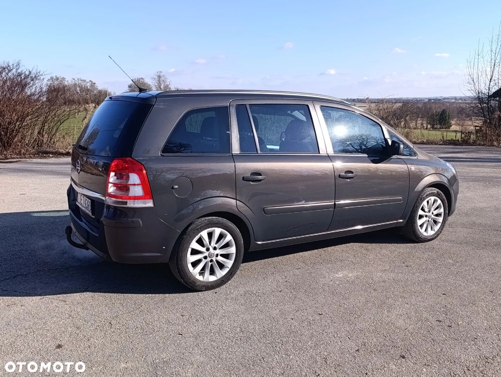 Opel Zafira 1.8 Cosmo - 19