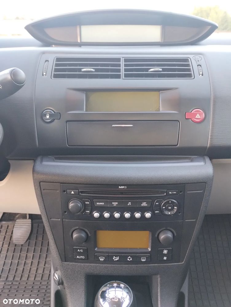 Citroën C4 1.4 16V Impress - 11