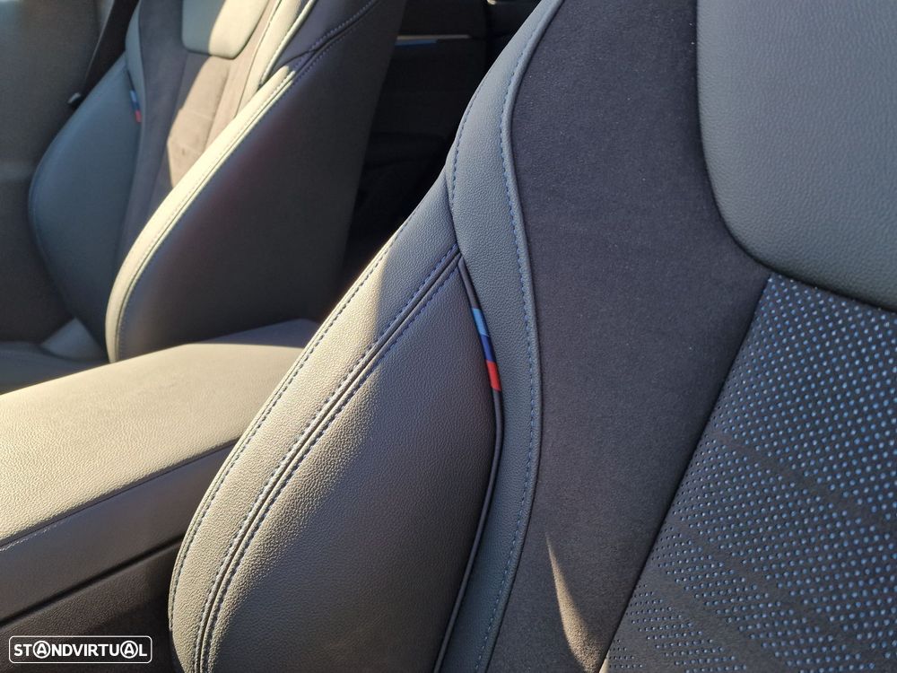 BMW i4 eDrive35 Desportiva M - 14