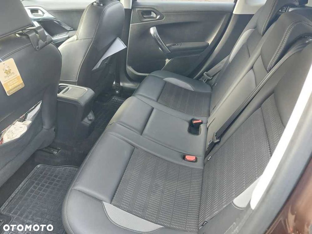 Peugeot 2008 - 7