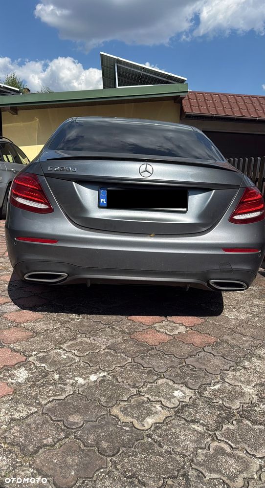 Mercedes-Benz Klasa E 220 d 9G-TRONIC - 29