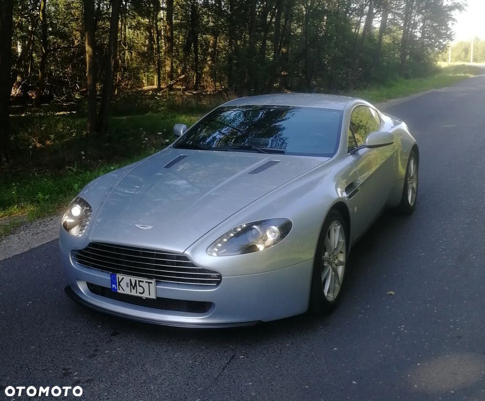 Aston Martin Vantage - 3