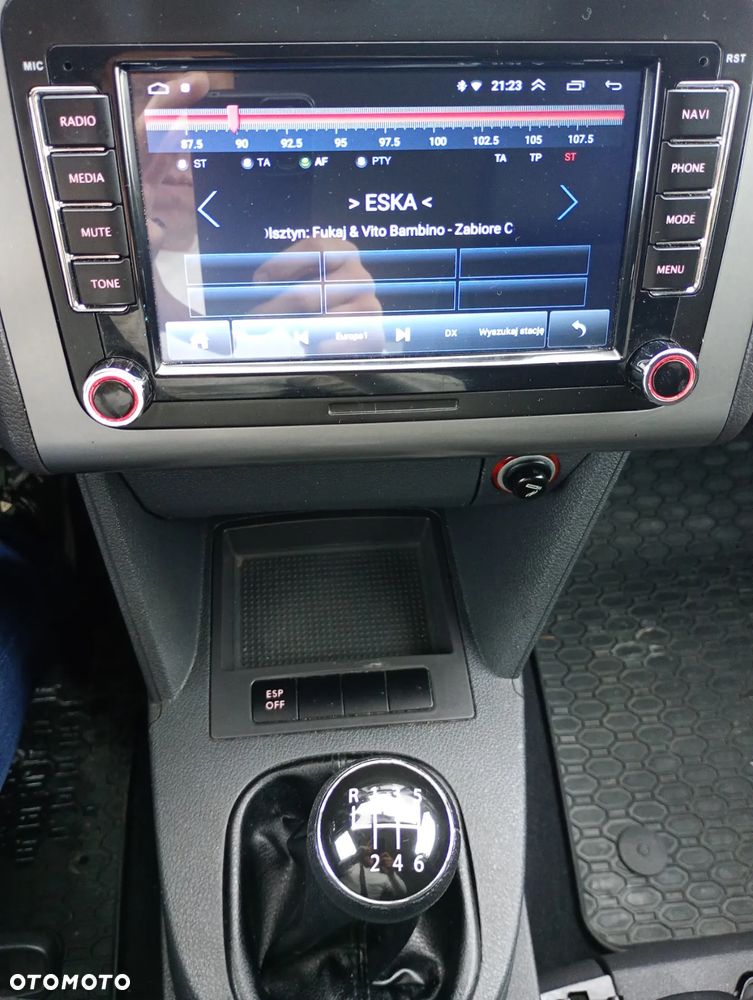 Volkswagen Touran - 12