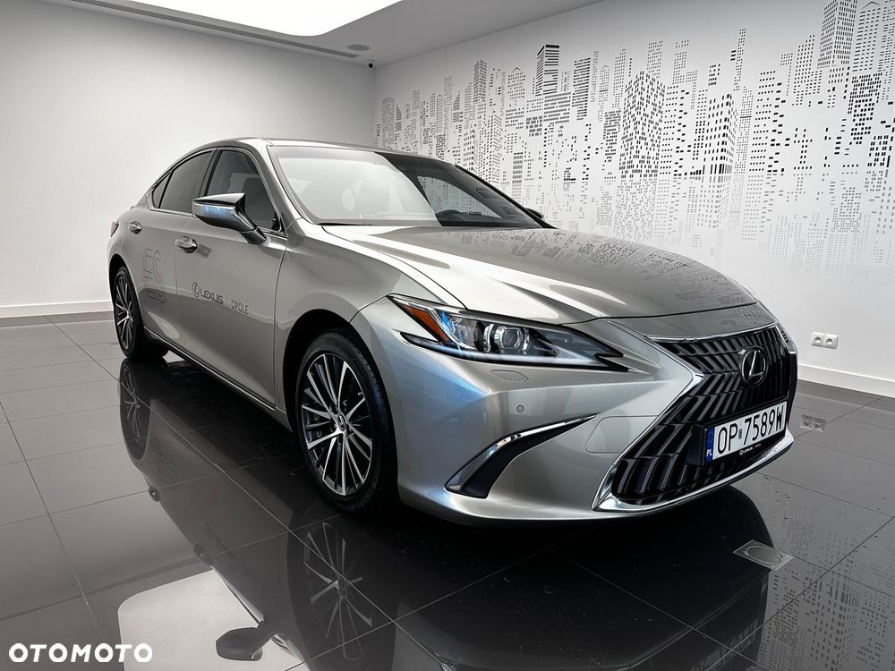 Lexus ES - 4
