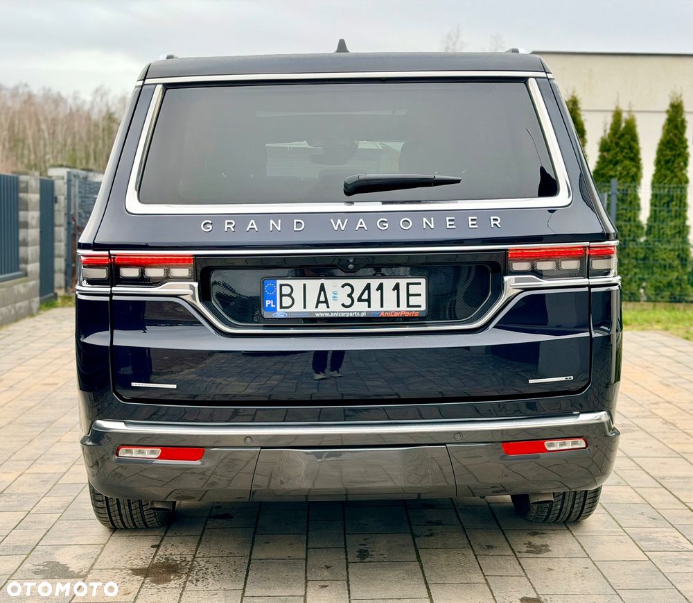 Jeep Grand Wagoneer - 6