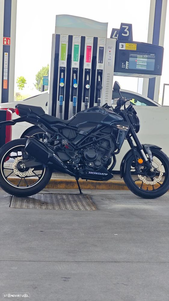Honda CB CB300R Neo Sport Café - 14