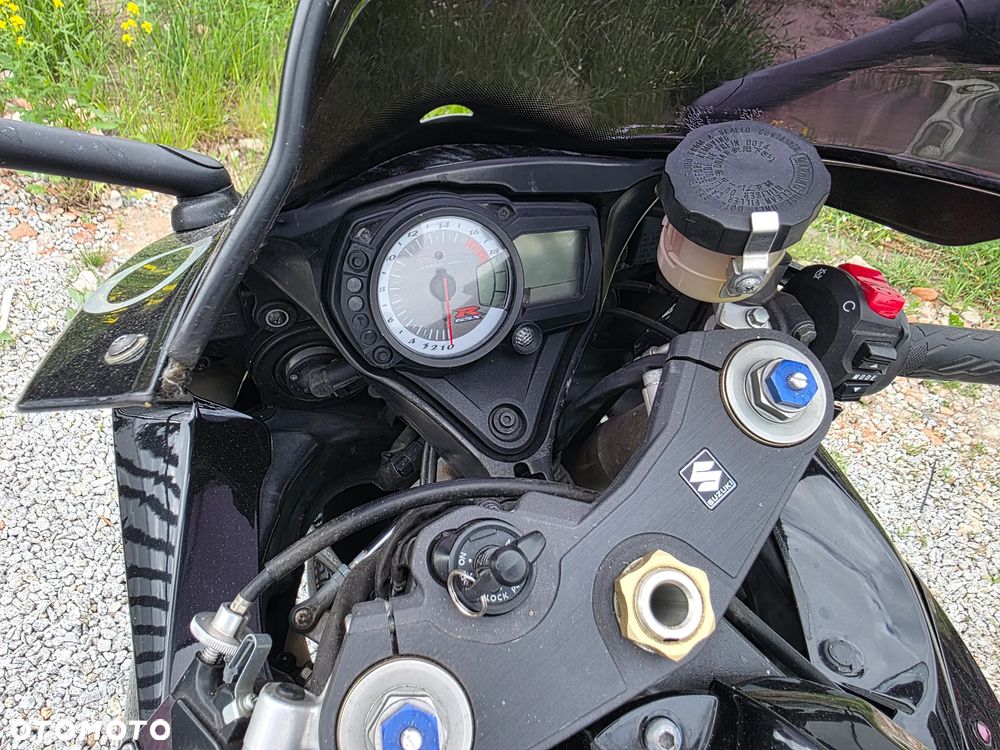 Suzuki GSX-R - 10