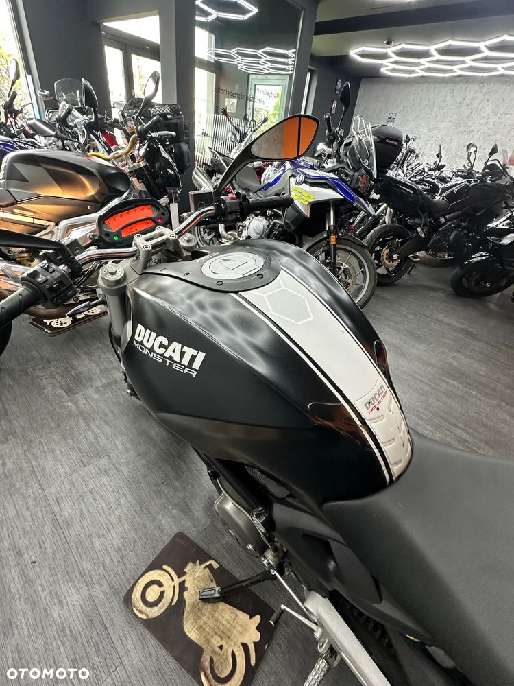 Ducati Monster - 13