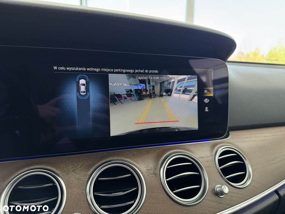 Mercedes-Benz Klasa E 220 d 4-Matic Avantgarde - 38