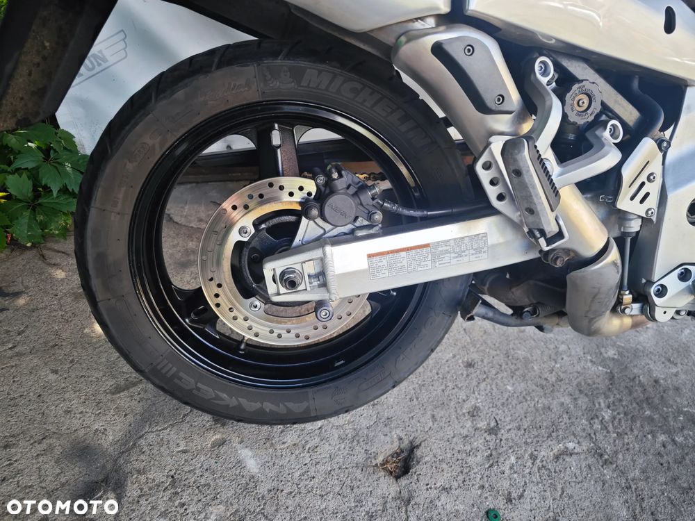 Suzuki V-STROM - 11