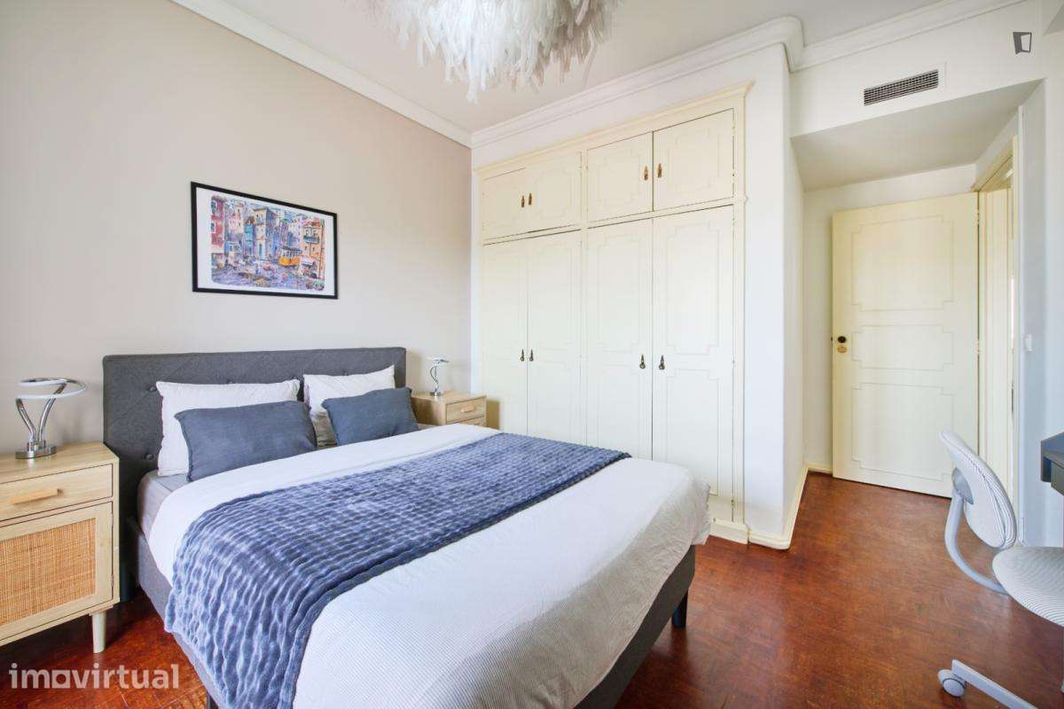 Quarto - localizado em Roma-Areeiro Lisbon - Grande imagem: 5/60