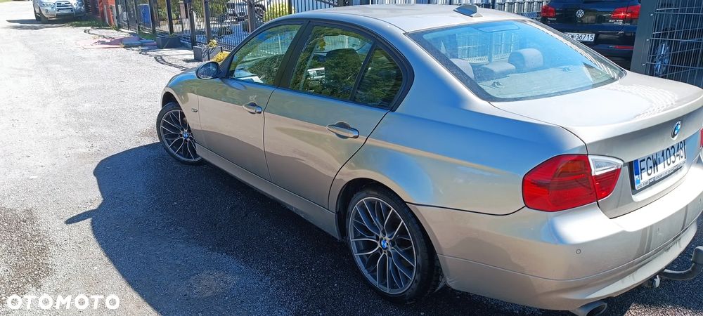 BMW Seria 3 318i - 2