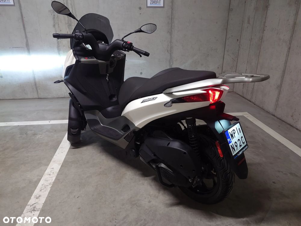 Piaggio MP-3 - 4